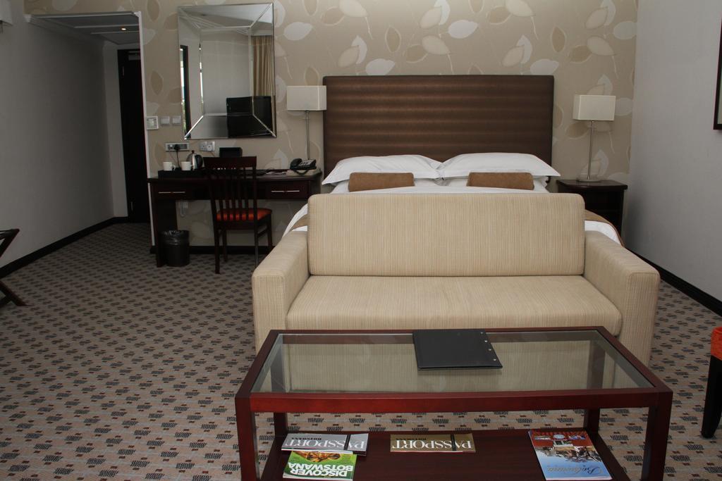 Phakalane Golf Estate Hotel Resort Gaborone Rom bilde