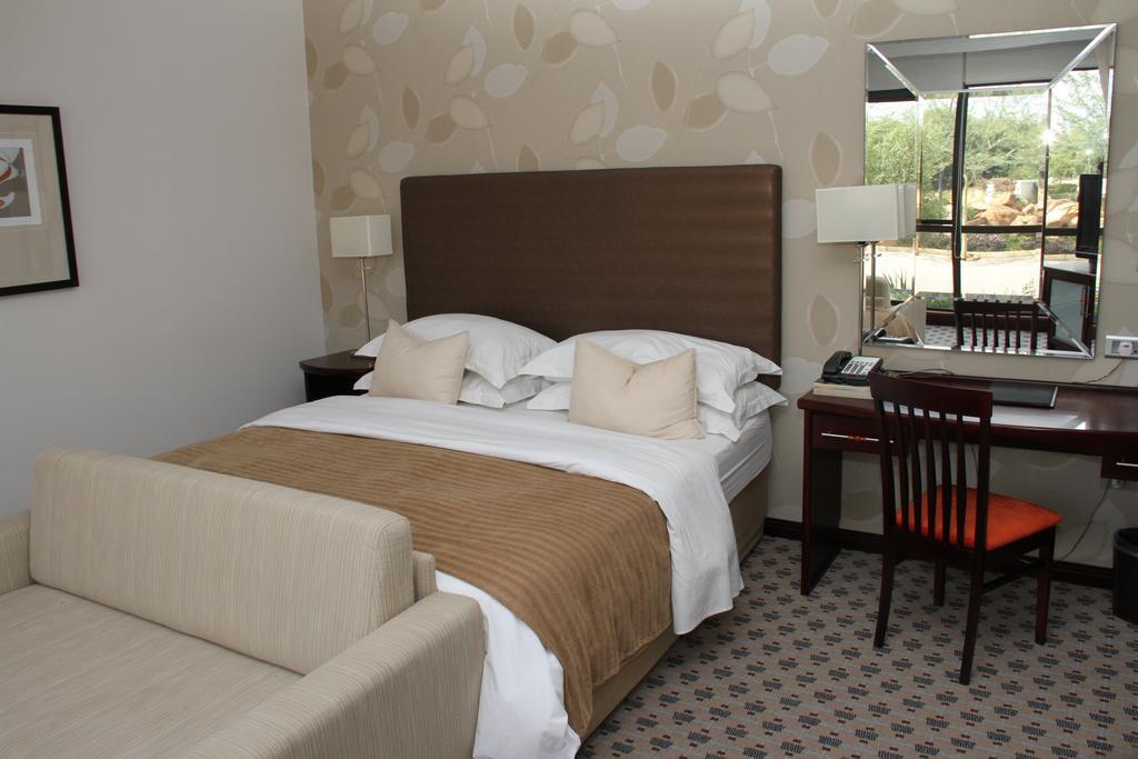Phakalane Golf Estate Hotel Resort Gaborone Rom bilde